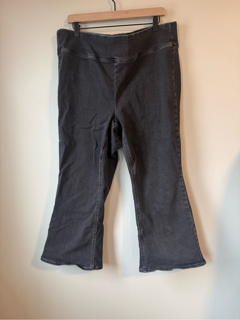 Old Navy Pull on Flare Jeans